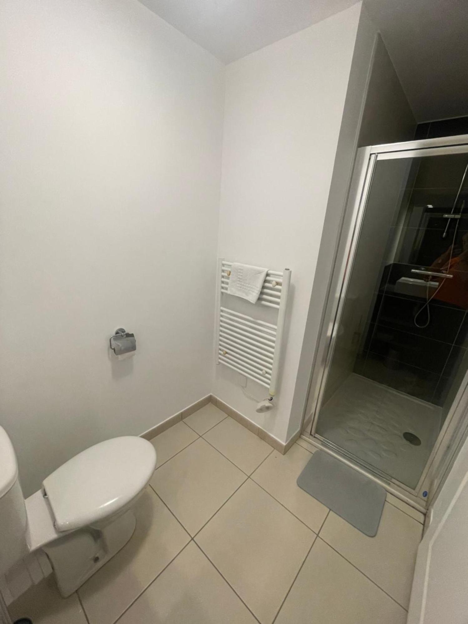 Meuble 6 Personnes Lägenhet Remoulins Exteriör bild